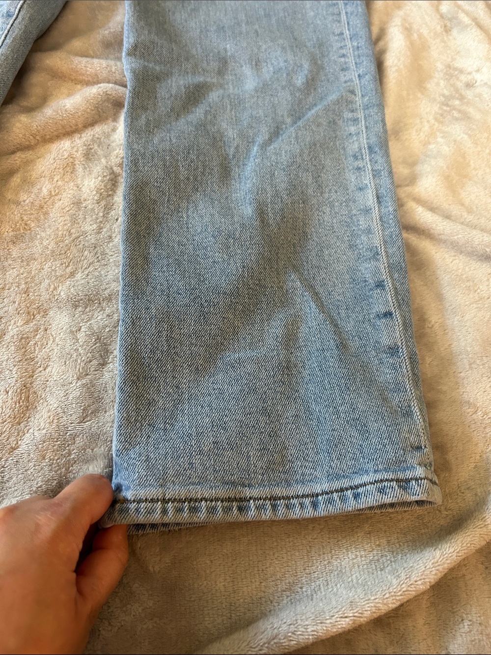 Madewell perfect vintage straight jean in light wash - Picture 2 of 7